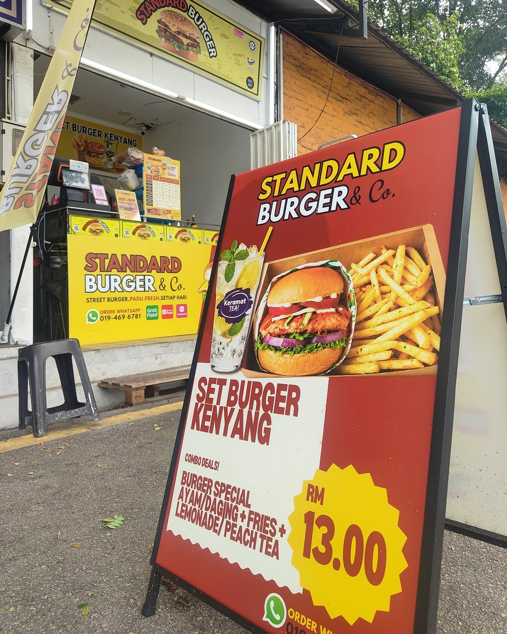 Standard Burger shop at Keramat AU3